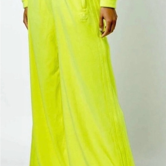 Neon Yellow Women's Pants ADIDAS ORIGINALS JEREMY SCOTT - Picture 1 of 8